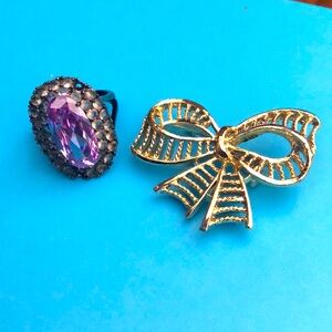 Random Vintage Costume Jewelry Lot - press on earrings & broken pcs for crafting